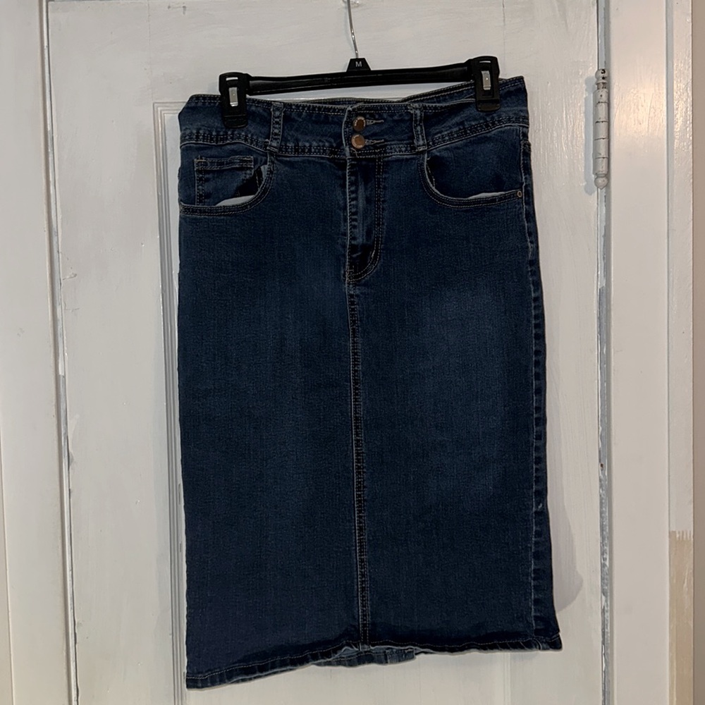 Denim skirt. Nina Rossi. Size L (fits more like medium)